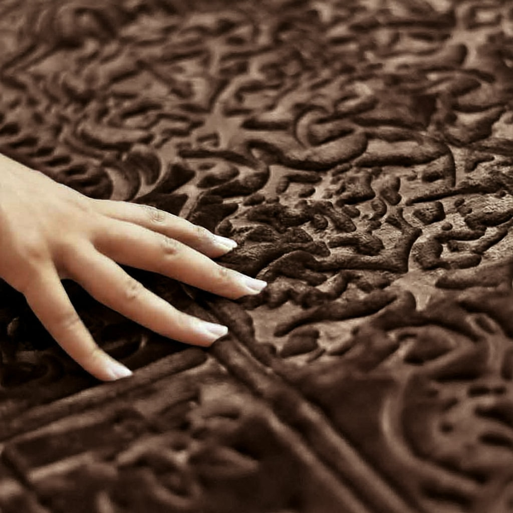 Velvet Embossed Prayer Mat – Premium Salah Rug
