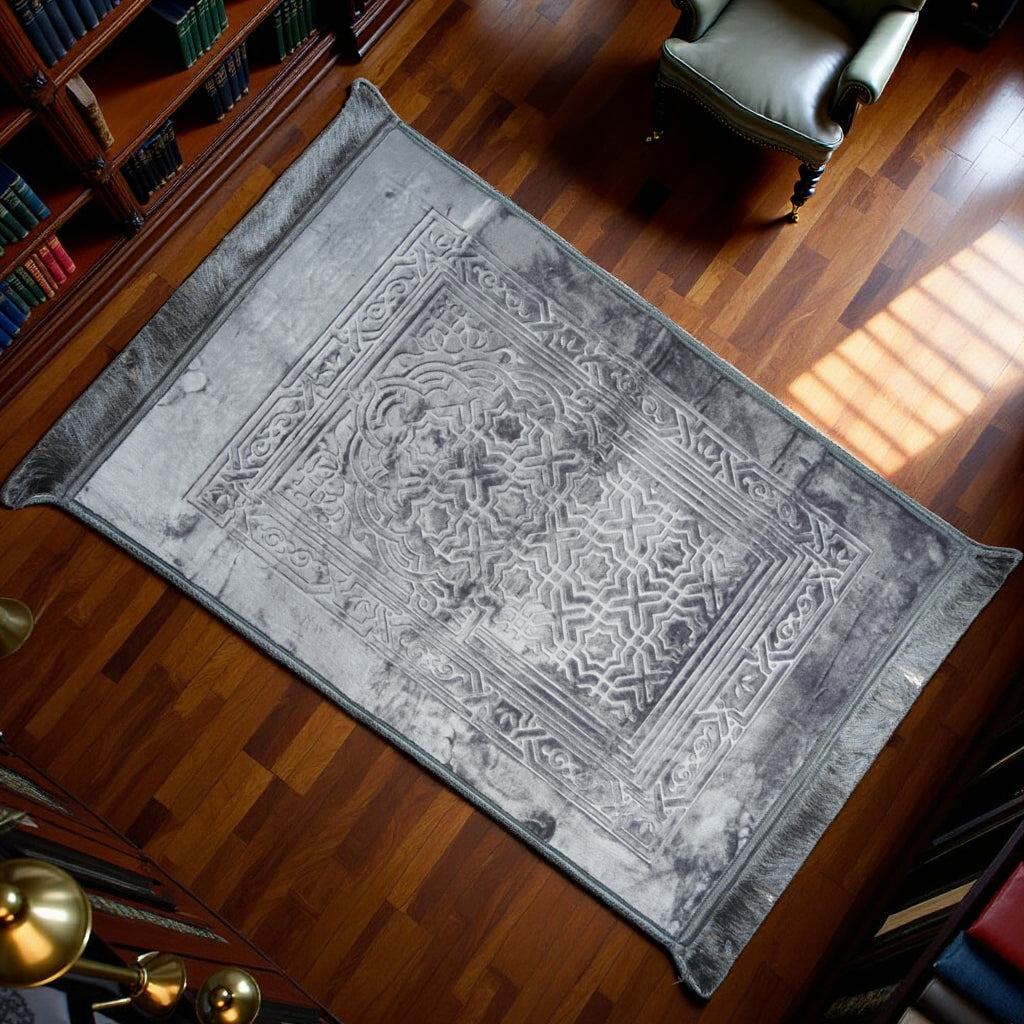 Velvet Embossed Prayer Mat – Premium Salah Rug